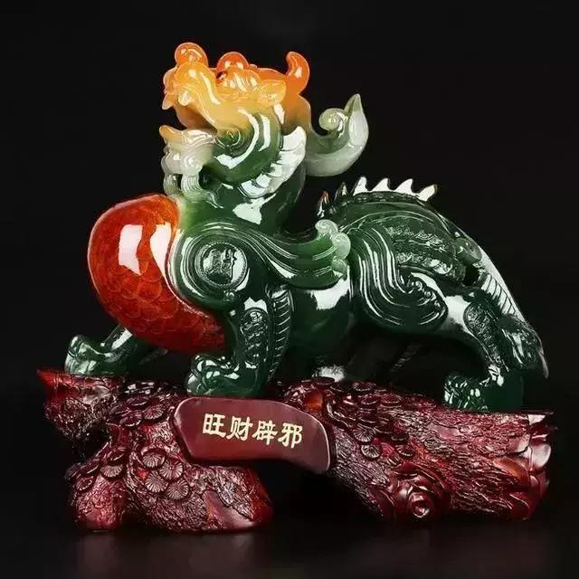 李嘉诚貔貅阵,李嘉诚办公室摆88只貔貅