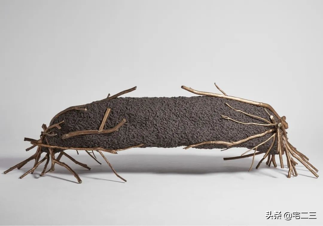 从KAWS、村上隆到草间弥生,为什么潮玩艺术也进军家居界了?