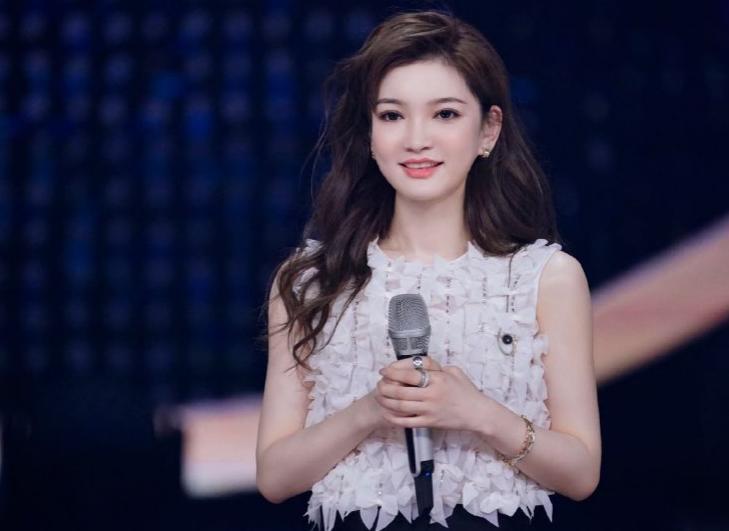 出名的好声音杨坤,中国好声音跟杨坤有绯闻的女歌手