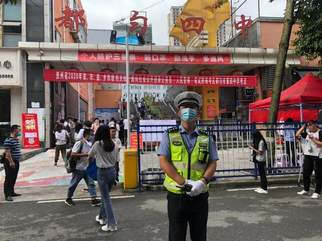 交警全力护航,交警部门全力护航高考