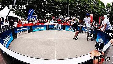 背身花式过人技巧足球,如何练习穿裆过人足球