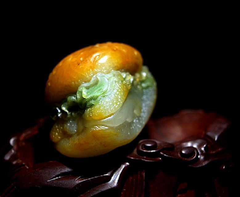 把玩和田玉和玻璃的区别,把玩和田玉生肖