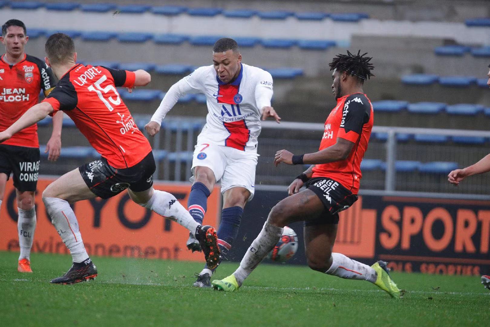 大巴黎2-3不敌巴萨姆巴佩,法甲大巴黎2-3不敌尼斯登贝莱