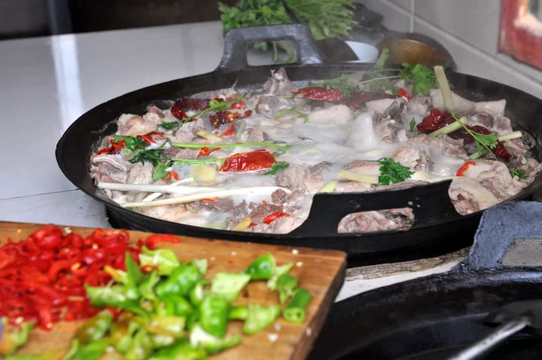 内蒙羊肉与盐池滩羊肉,新疆羊肉和盐池滩羊肉