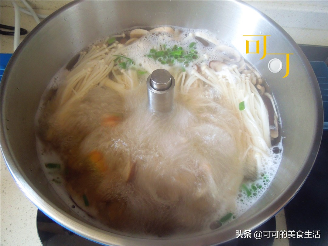 墨鱼干菌菇炖鸡,墨鱼干煲汤搭配什么菌菇