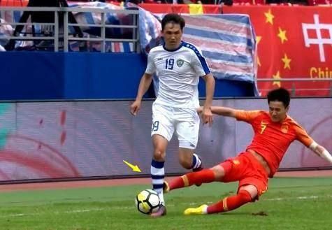 K联赛上演野蛮飞踹国足却躺枪被评“功夫足球”