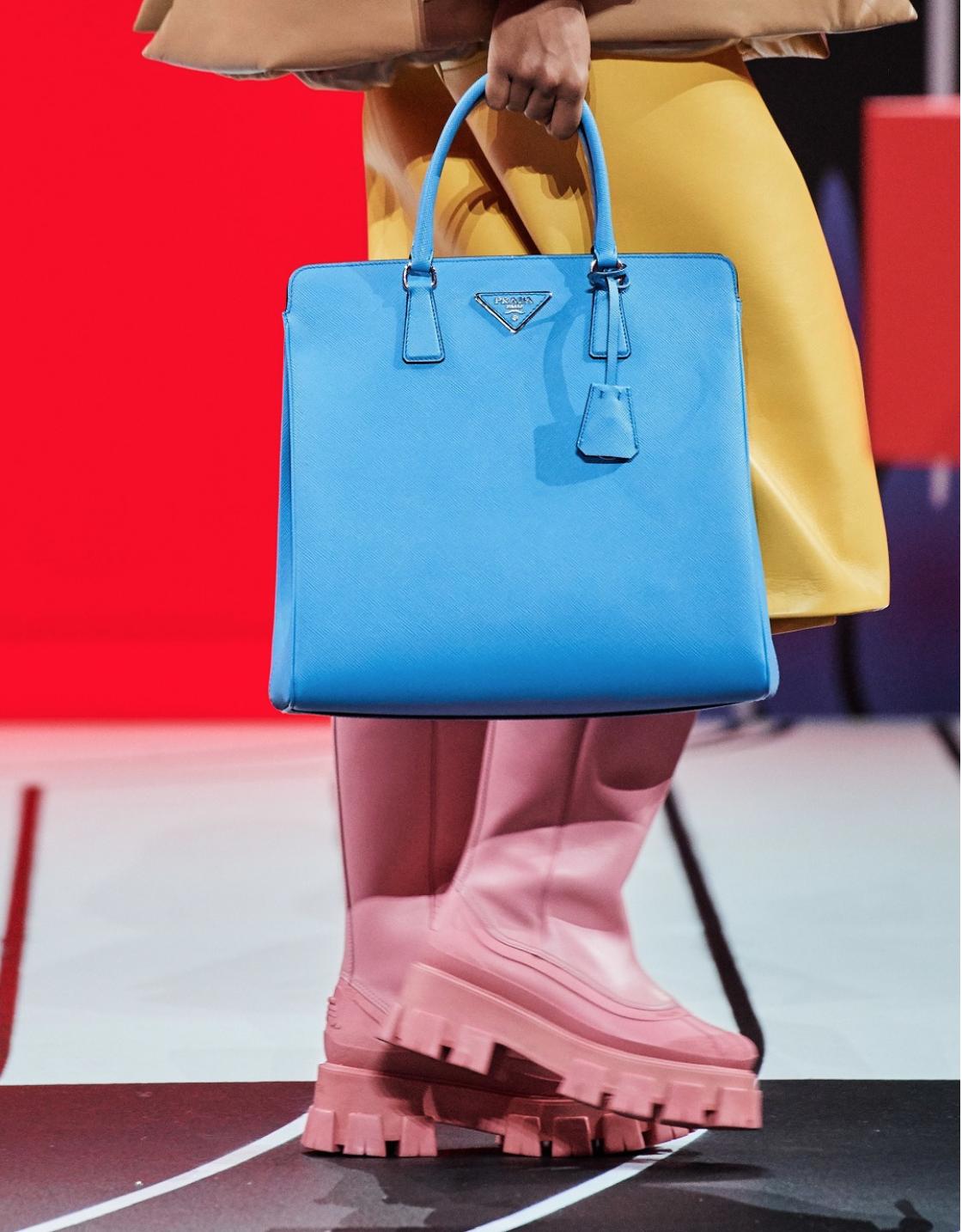 2023新款时尚半圆马鞍包,新款时髦高级感包