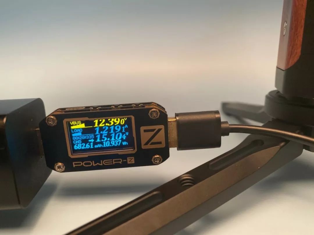 飞宇蝎子稳定器和大疆rsc2对比,飞宇的稳定器怎么样