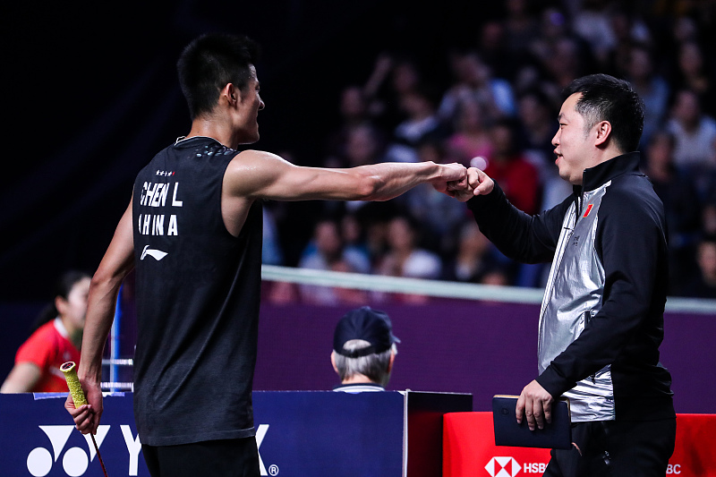 羽毛球手臂外旋还是内旋,内旋和外旋示意图羽毛球