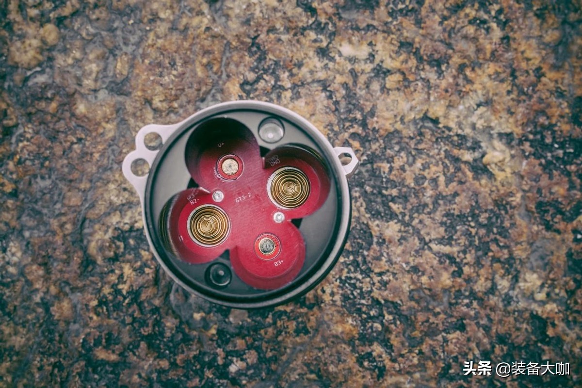 三眼小钢炮手电筒亮吗,三眼小钢炮强光