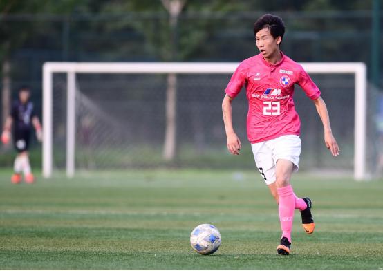 足球联赛榜首之战,榜首大战辽宁新疆