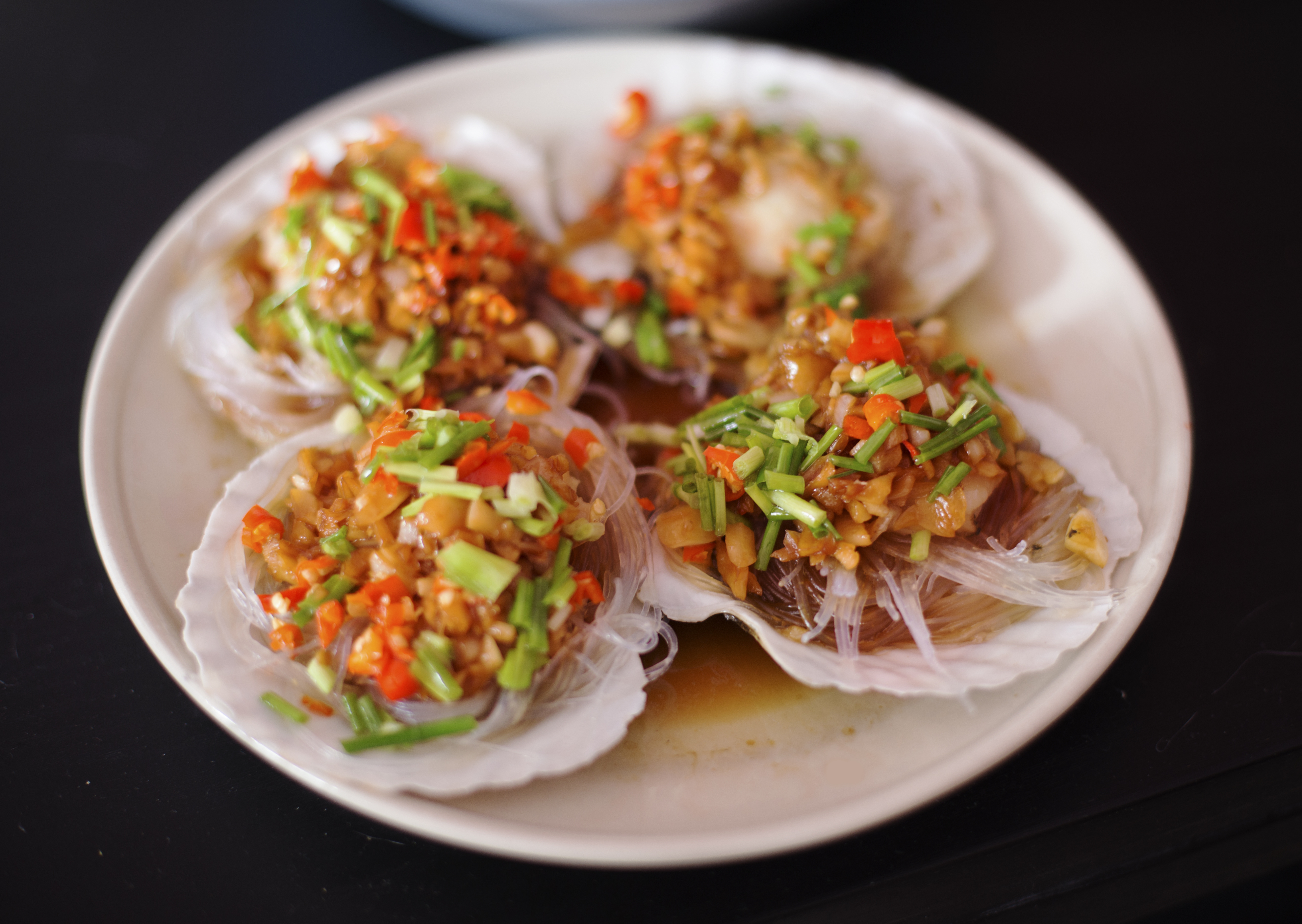 粉丝蒜蓉蒸扇贝的做法视频教程,蒜蓉粉丝蒸扇贝的家常做法大全