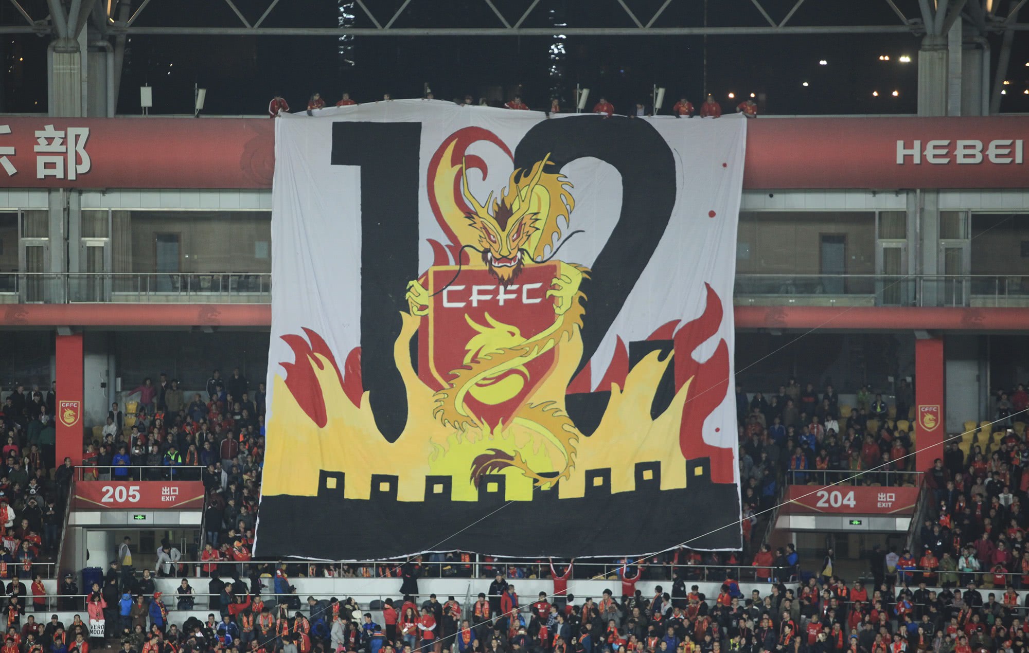 盘点足球场上震惊全场的动作,7分钟带你了解足球的魅力