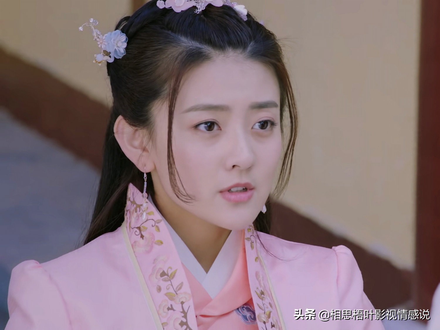 双世宠妃中的曲小檀性格,双世宠妃曲小檀穿越原因