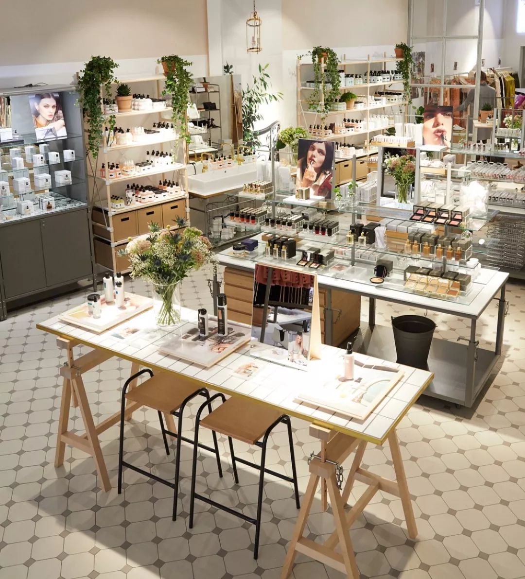 现在流行的美妆,现在比较流行哪些美妆产品