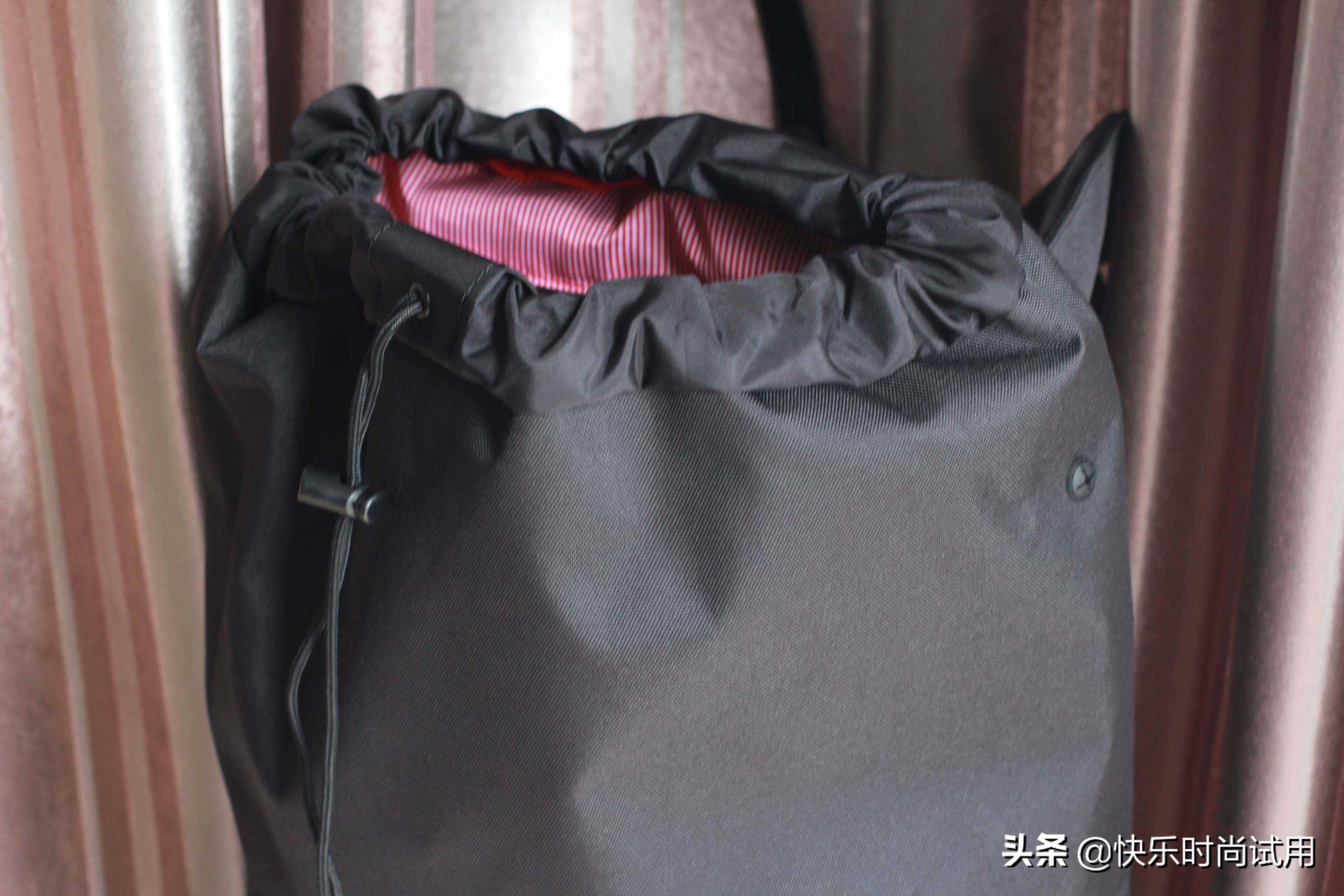 双肩包推荐学生党潮牌herschel,herschel双肩包是真皮吗