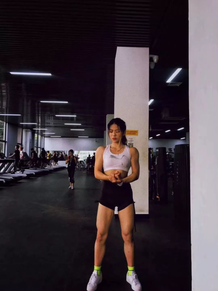体育女神95后,95后健身美女