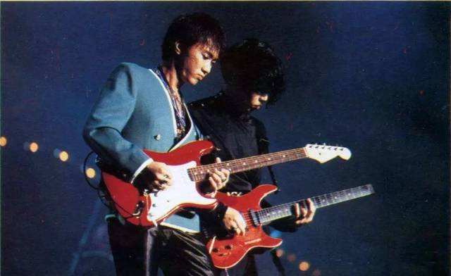 和beyond乐队同期的乐队是哪个,beyond是殿堂级乐队吗