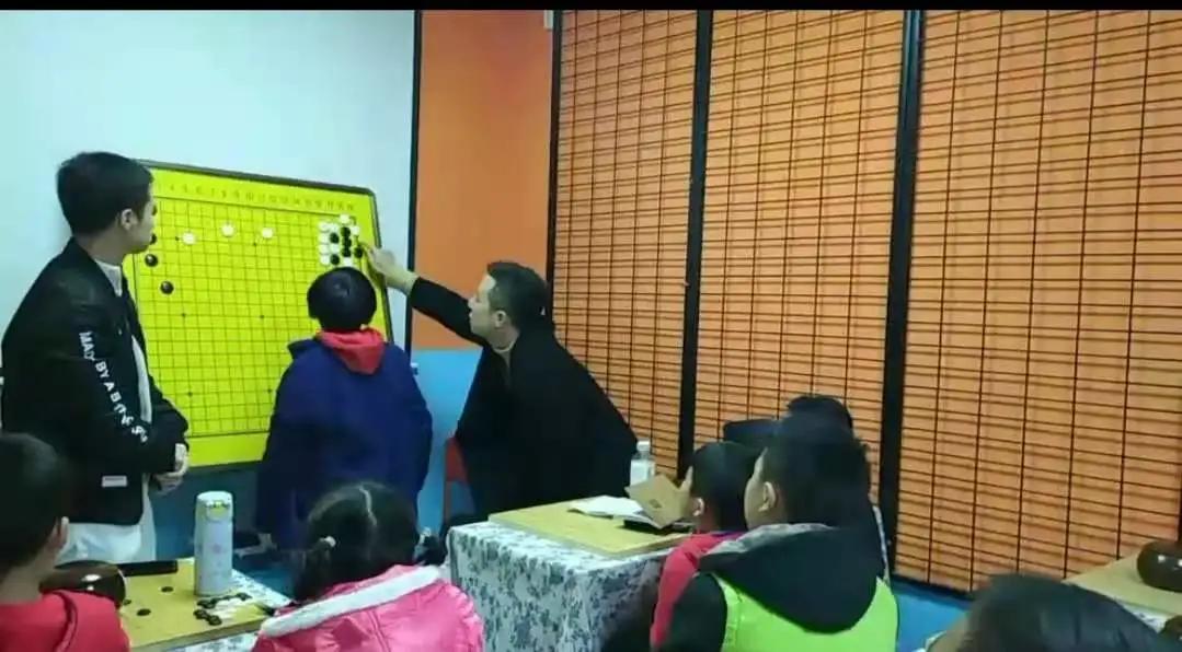 黑白问道棋坛新骄——四川围棋冲段精英刘海洋成长纪实