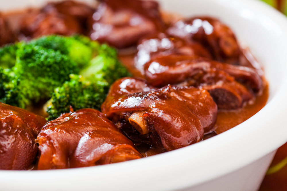 胆固醇和甘油三酯高是怎么引起的,胆固醇和甘油三酯都高怎么办