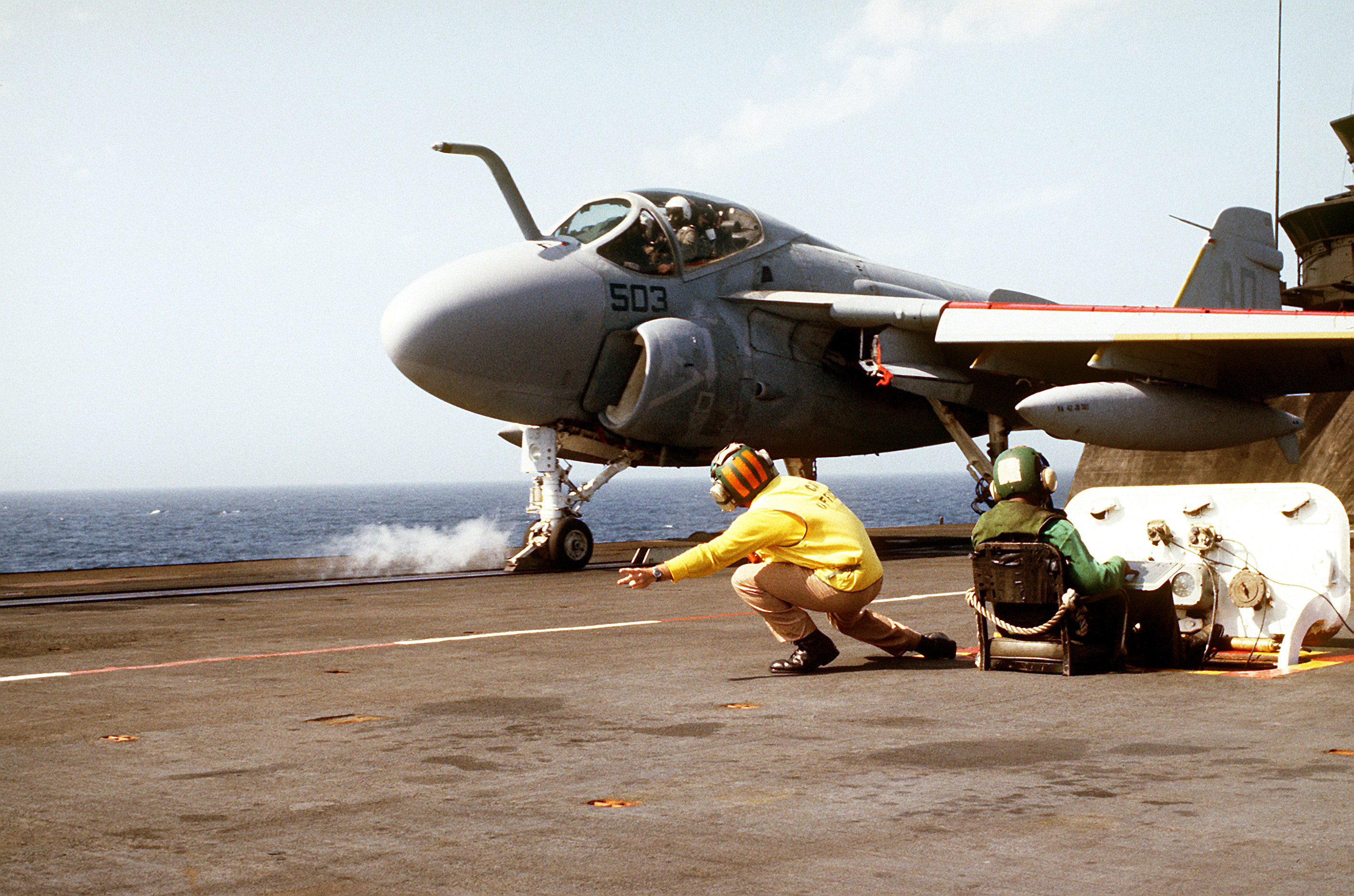 美国海军舰载航空兵第一种全天候攻击机——A-6“入侵者”攻击机