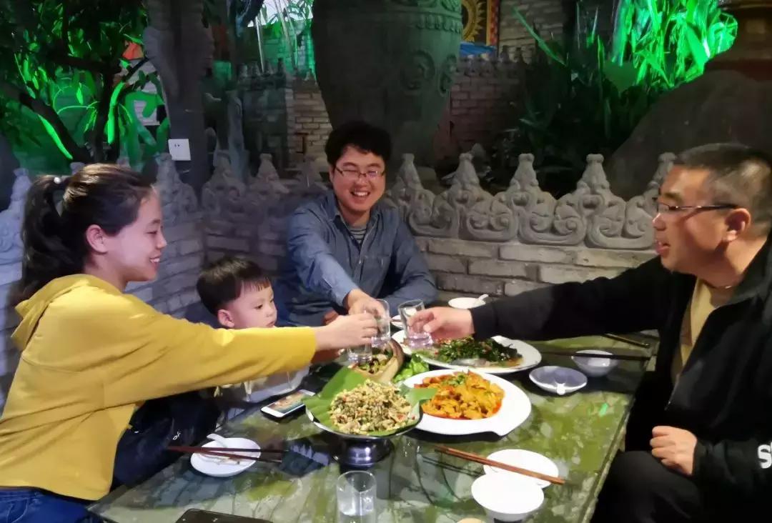 来姐告口岸体验一把非一般的跨境“网”商