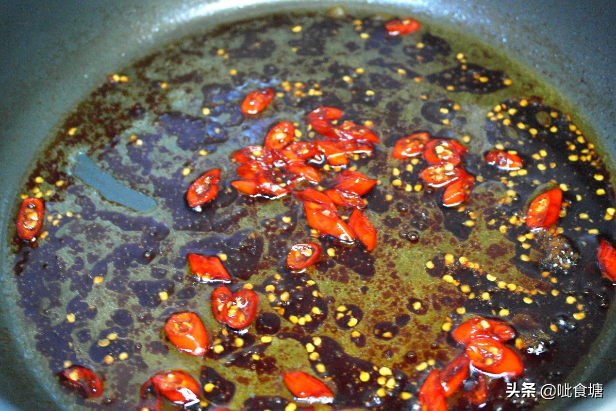 凉拌变蛋有腥臭味？加上这1步，好吃不臭，一吃就上瘾，超级下饭