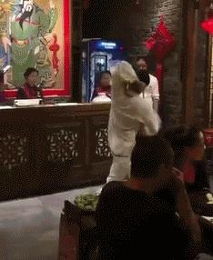 开心一刻gif搞笑动图,搞笑gif段子看起来能量满满