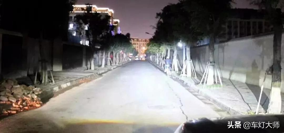 终于有人吐槽LED双光透镜了！想车灯升级的快来看看！