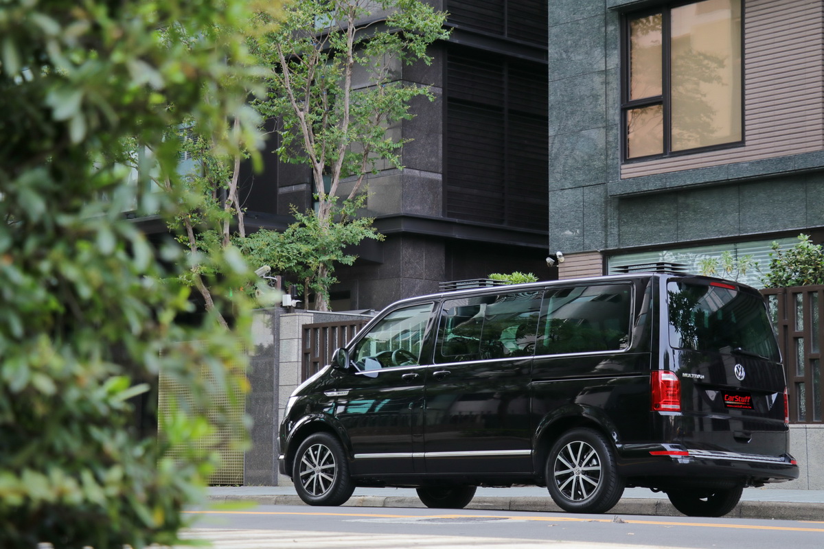 进口大众multivan精彩实拍展示,19年大众帕萨特混动试驾