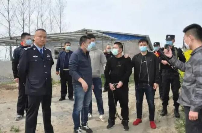 认怂道歉视频,青岛外国插队事件