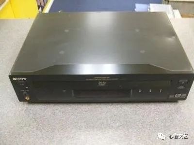 作家驿站：泽众（谭文德）《换手机》心香文艺