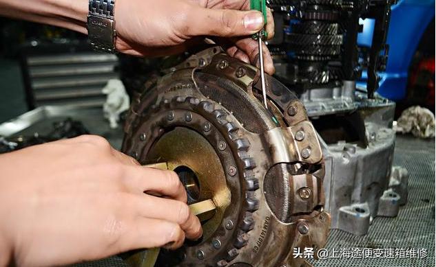尚酷7速干式双离合坏了的症状,大众尚酷干式双离合变速箱漏油