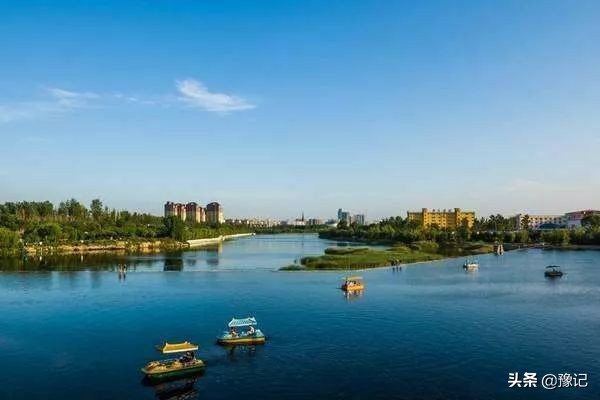 和我在街头走一走,和我在郑州的街头走一走歌曲完整