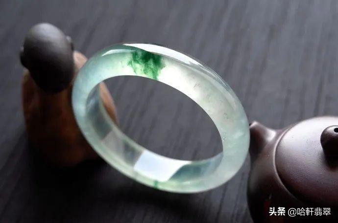 翡翠石藓和飘花怎么区分,翡翠手镯有癣跟飘花区别