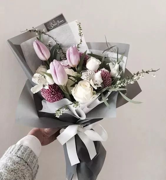 以香槟玫瑰为主的韩式花束,清新柔和治愈系韩式花束