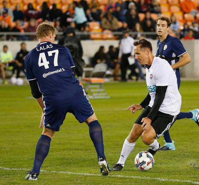 足球篮球同时夺欧冠,足球篮球两开花