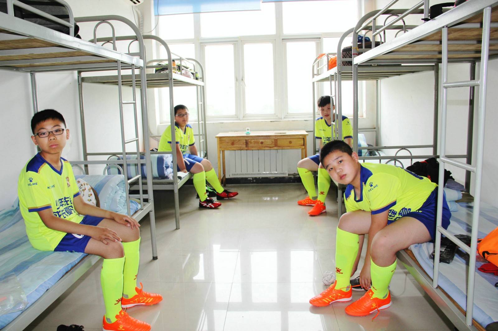 中国足球青少年足球夏令营,青少年成长夏令营训练营