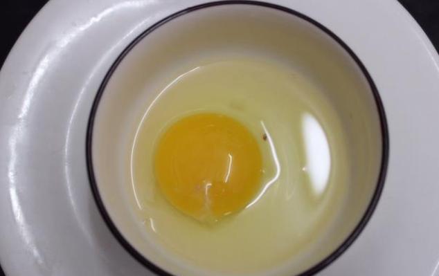 有小黑点的蛋是什么蛋,有斑点的鸡蛋到底能吃吗