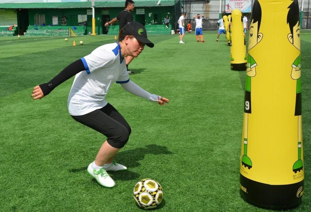 校园足球发展思路及措施,校园足球如何培养成职业球员