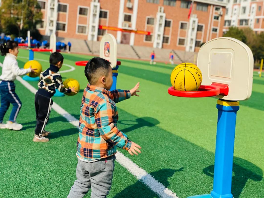 园外园芳草园,园外园幼儿园芳草园