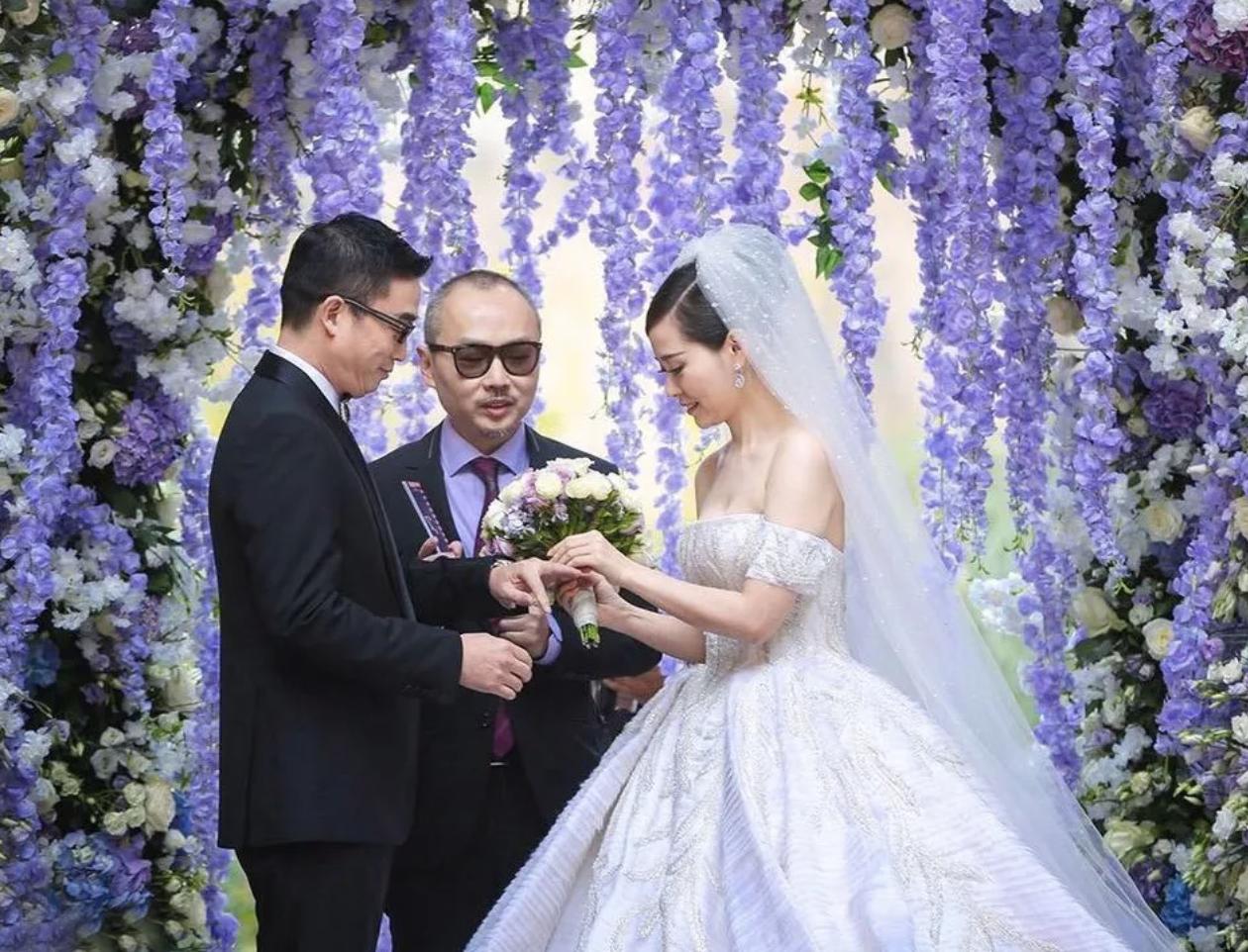 张靓颖多大向冯轲求婚的,张靓颖与冯轲相爱15年