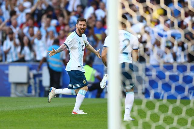 阿根廷2-0战胜波兰,阿根廷3-0胜利全国欢呼