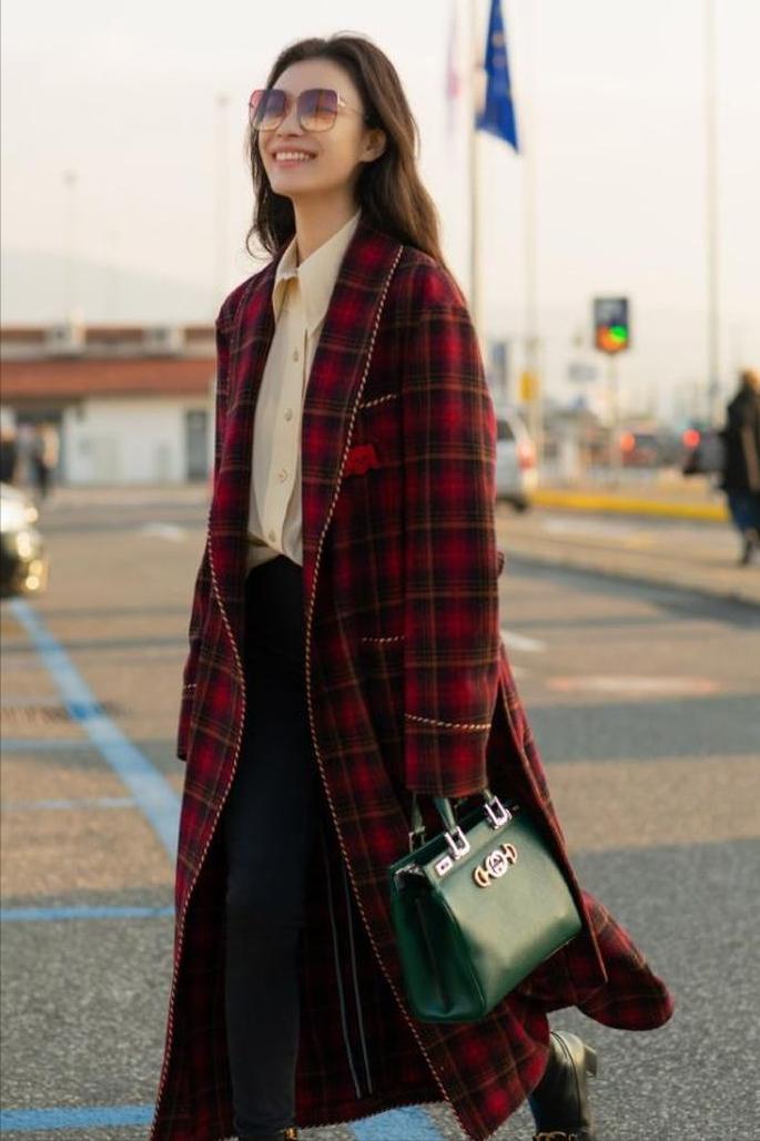 头顶很塌怎么一直蓬松,头顶尖头发塌怎么弄蓬松小妙招