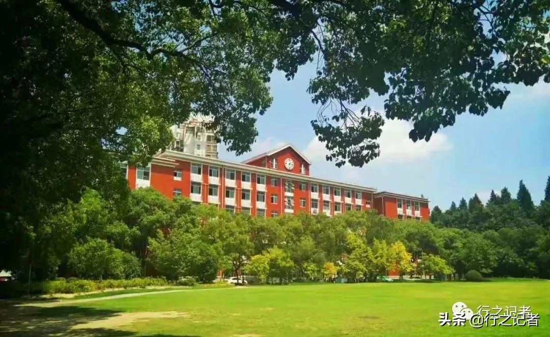 上海大学新闻传播学研究生宿舍环境怎么样？有没有空调、热水器？