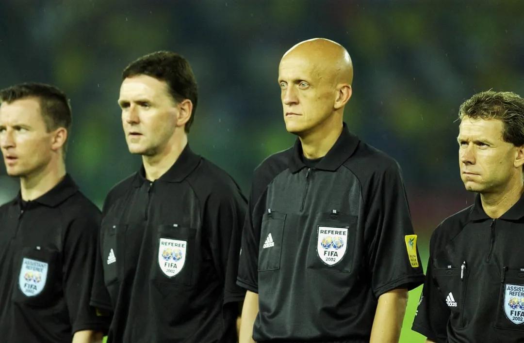 足球裁判的四个成长阶段,足球裁判员如何更好地执行规则