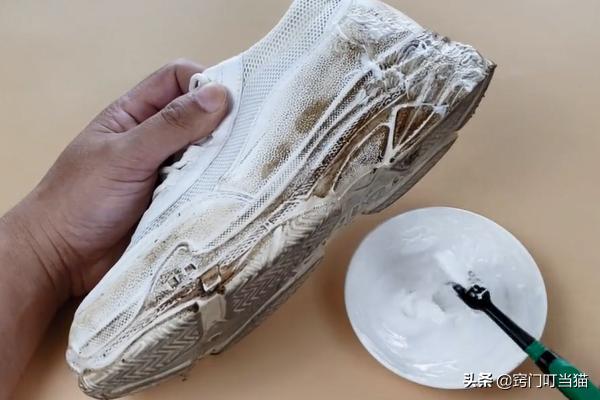 白鞋脏了怎么办不用酒精,不可以水洗的白鞋脏了怎么办