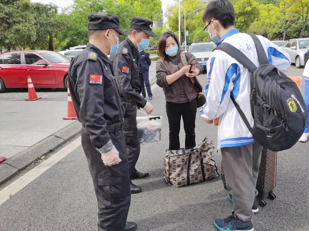 防控疫情决胜中考校长讲话,疫情防控高三年级考试