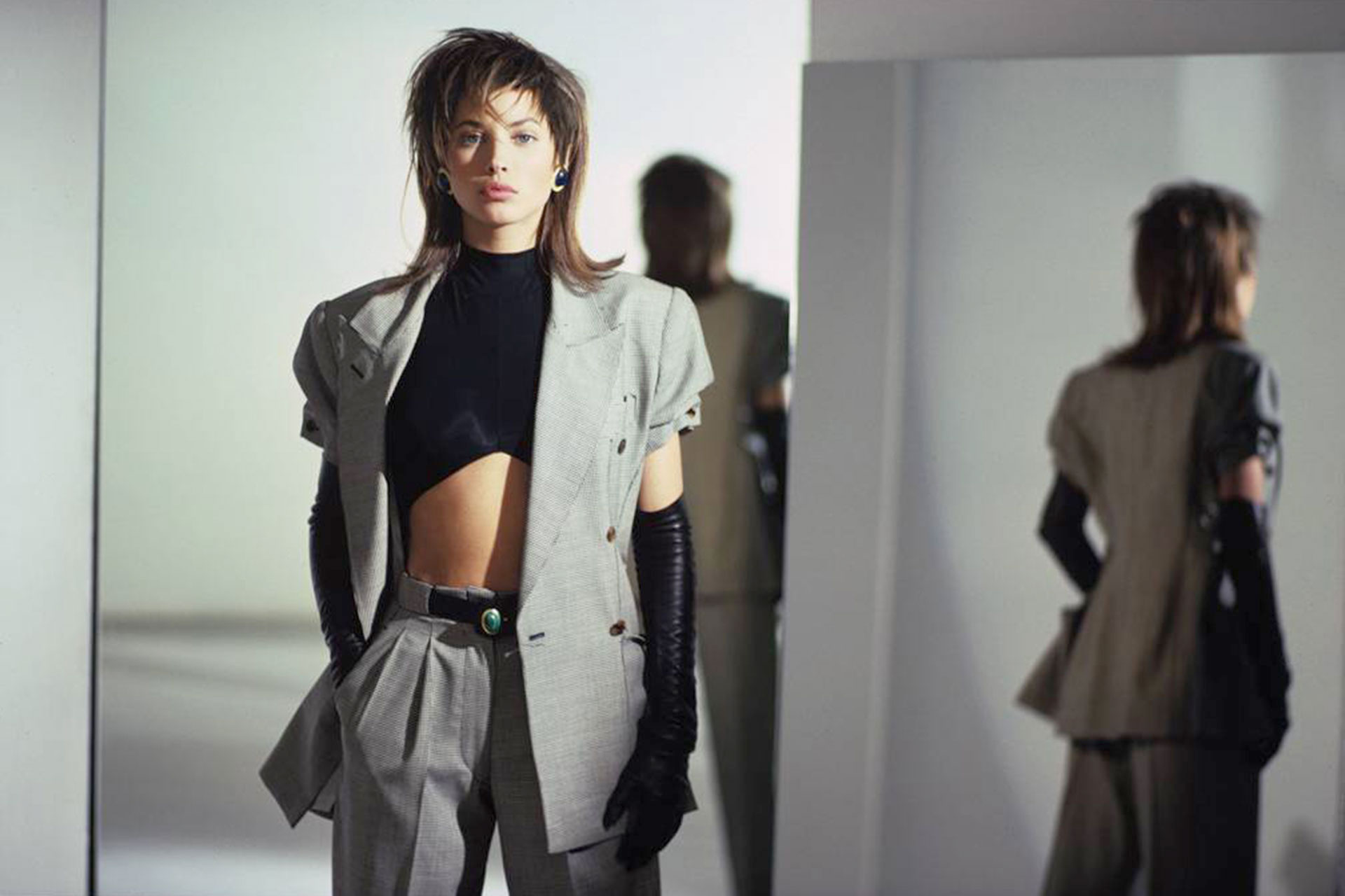 潮流服装让你的衣柜更有品位 (这款服装让你的衣柜更有格调)