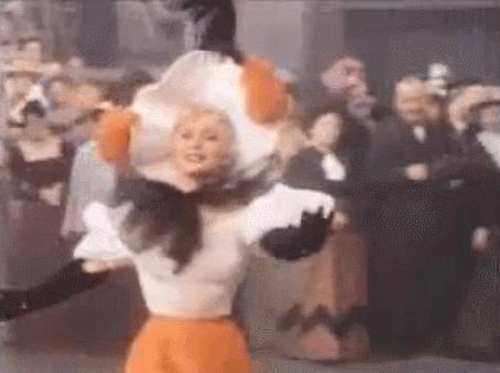 她被骂高级*女妓**，遭性侵生下女儿，69岁嫁给王子，却悲惨而死